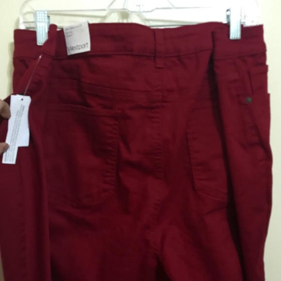 Jeans - Picture 1 of 3